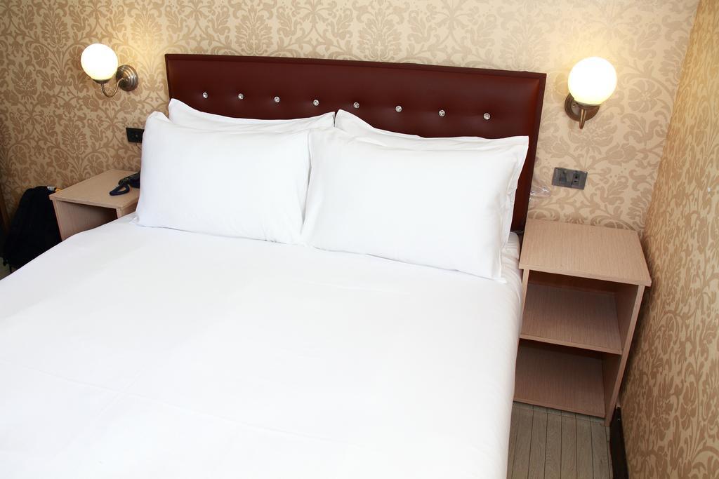 Harrys Suite Hotel Банкок Екстериор снимка