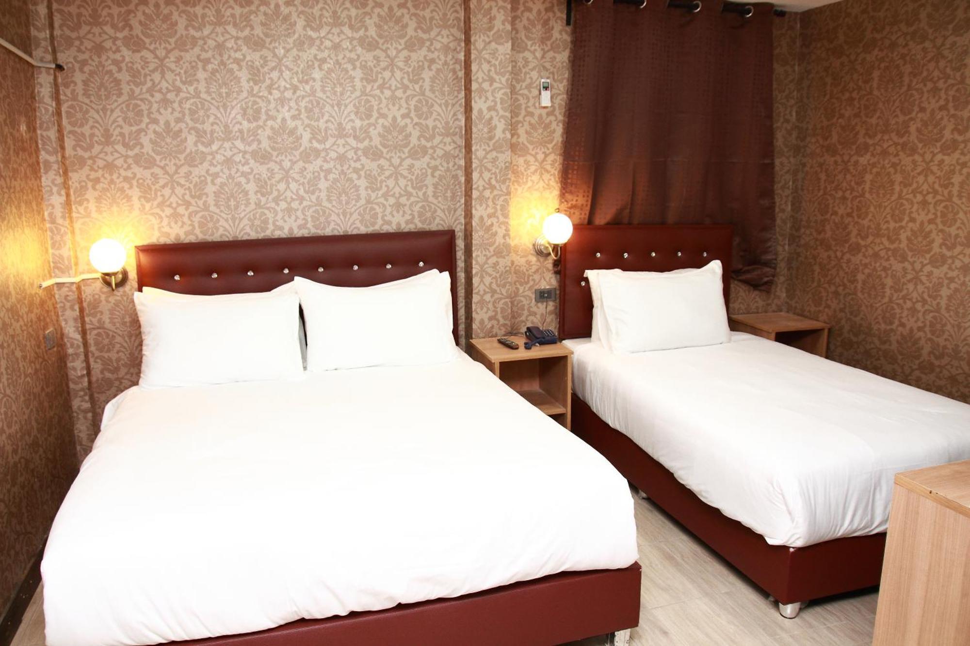Harrys Suite Hotel Банкок Екстериор снимка
