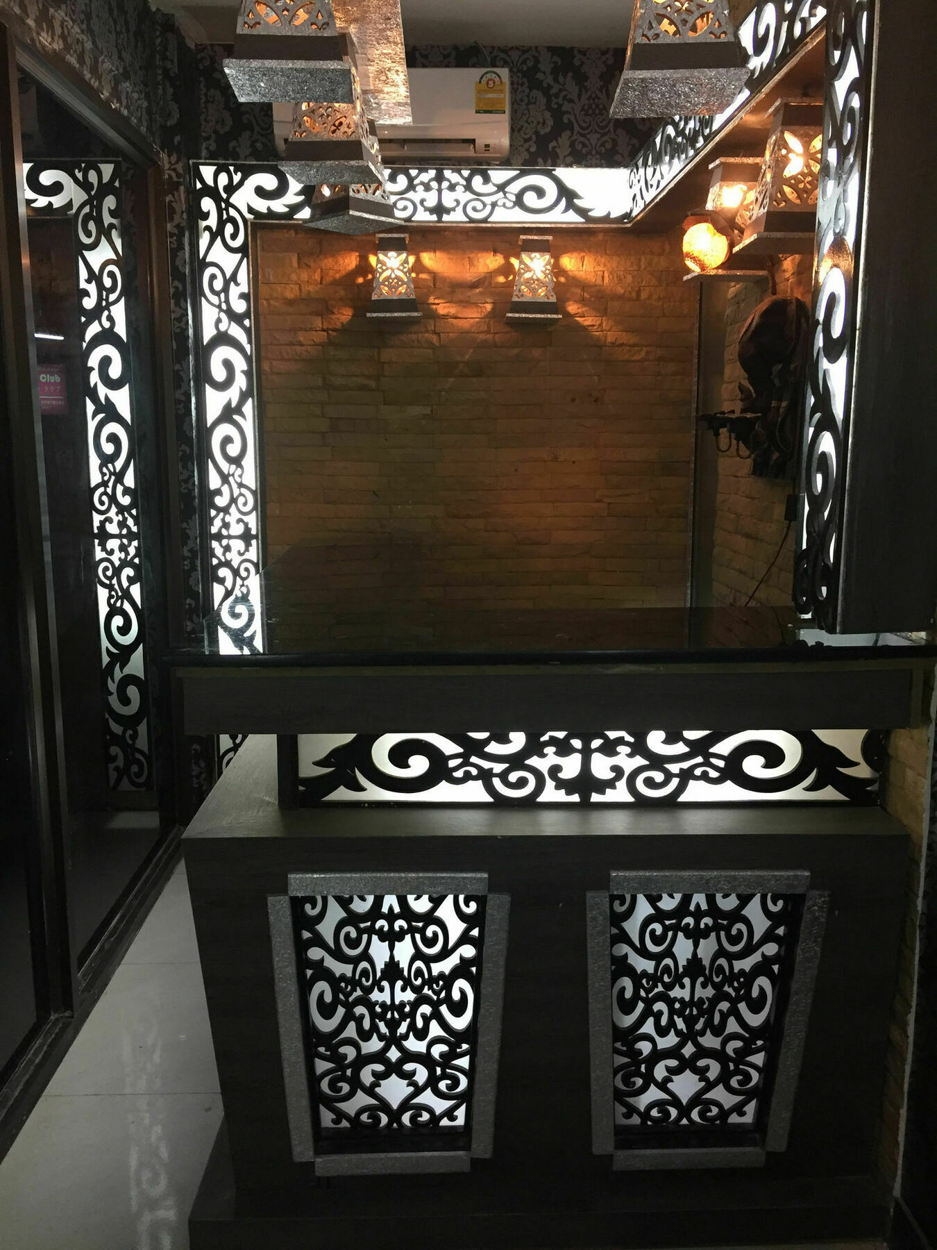 Harrys Suite Hotel Банкок Екстериор снимка
